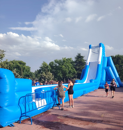 ¡Diversión Acuática! El Paseo de San Gregorio se Transformará en un Parque de Toboganes Gigantes y Fiesta de Espuma Este Domingo 2