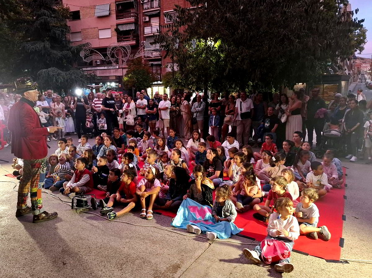 El Velocípedo de Billy Bluff Encanta a los Más Pequeños en el Inaugural 'Puertollano te Ilusiona' 2