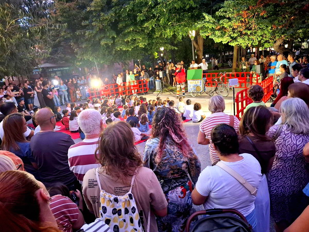 El Velocípedo de Billy Bluff Encanta a los Más Pequeños en el Inaugural 'Puertollano te Ilusiona' 1