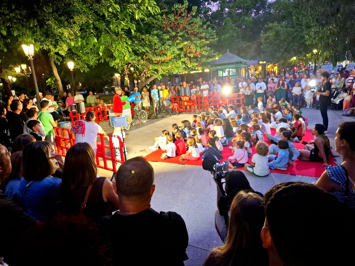 El Velocípedo de Billy Bluff Encanta a los Más Pequeños en el Inaugural 'Puertollano te Ilusiona' 6