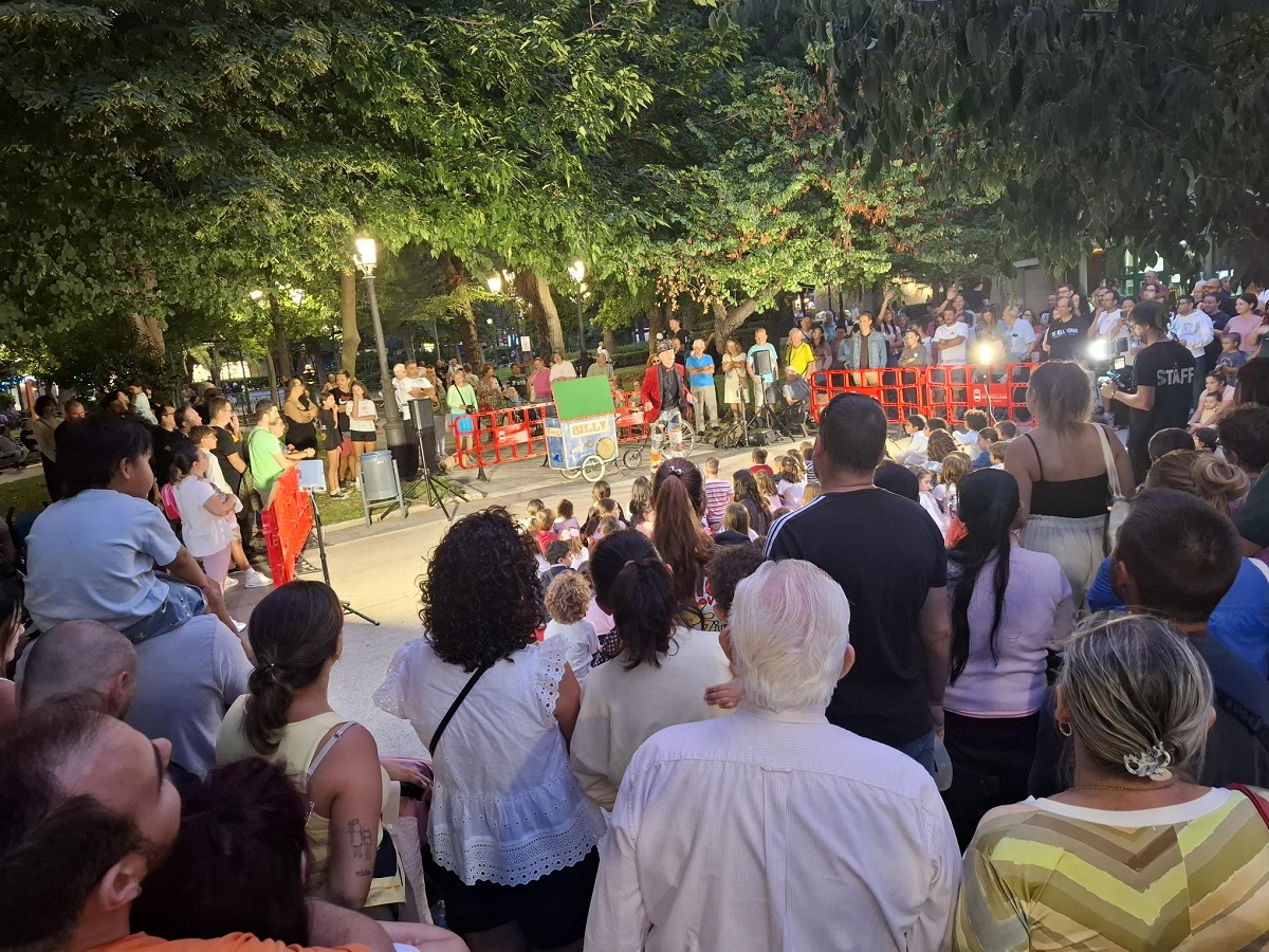 El Velocípedo de Billy Bluff Encanta a los Más Pequeños en el Inaugural 'Puertollano te Ilusiona' 7