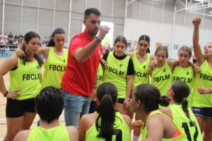 Jugadores y jugadoras de baloncesto en una concentración de las selecciones provinciales U13 de Castilla-La Mancha