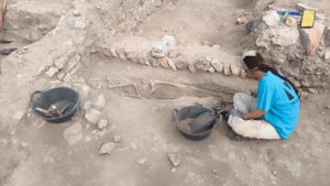 El alcalde de Ciudad Real, Francisco Cañizares, en las excavaciones del yacimiento de Alarcos