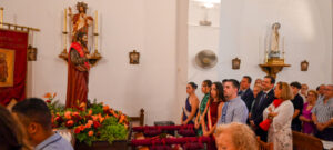 Valverde destaca la importancia del apoyo económico y la celebración de tradiciones en el día grande de Navalpino