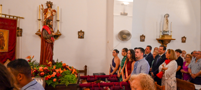 Valverde destaca la importancia del apoyo económico y la celebración de tradiciones en el día grande de Navalpino
