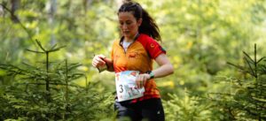 Orientadora española compitiendo en la Copa del Mundo de Orientación en República Checa
