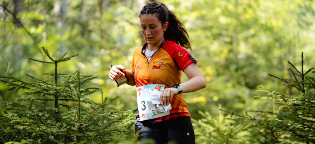 Orientadora española compitiendo en la Copa del Mundo de Orientación en República Checa