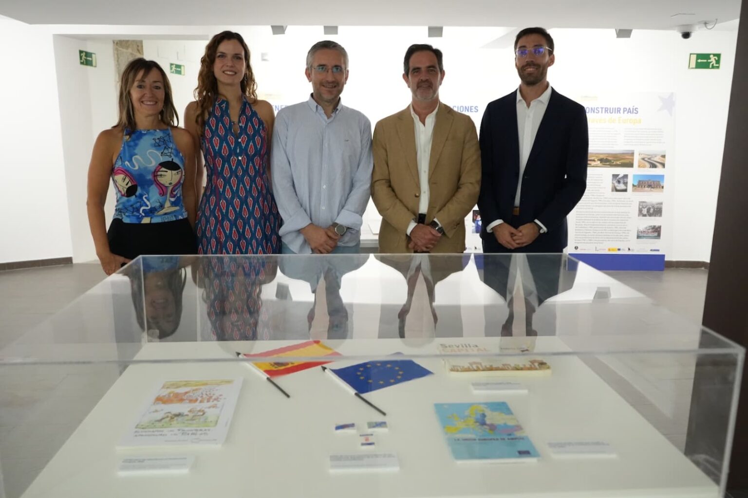 Inauguración de la exposición España en su sitio sobre los 40 años de España en la UE en el campus de Cuenca
