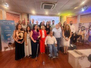 Acto de entrega del reconocimiento de Párkinson Villarrobledo al Gobierno de Castilla-La Mancha en la Feria de Albacete
