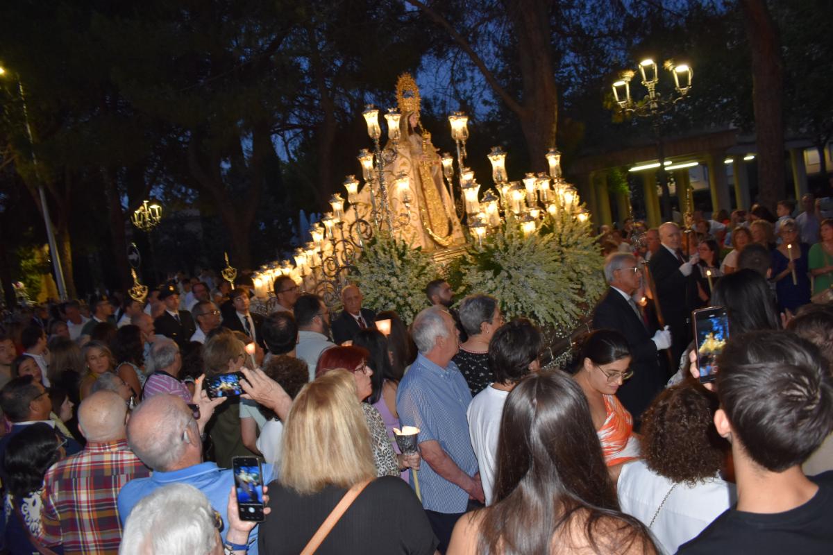 Celebración Religiosa: Ofrenda Floral y Procesión en Honor a la Virgen de Gracia durante las Fiestas Patronales 1 Celebración Religiosa: Ofrenda Floral y Procesión en Honor a la Virgen de Gracia durante las Fiestas Patronales 1