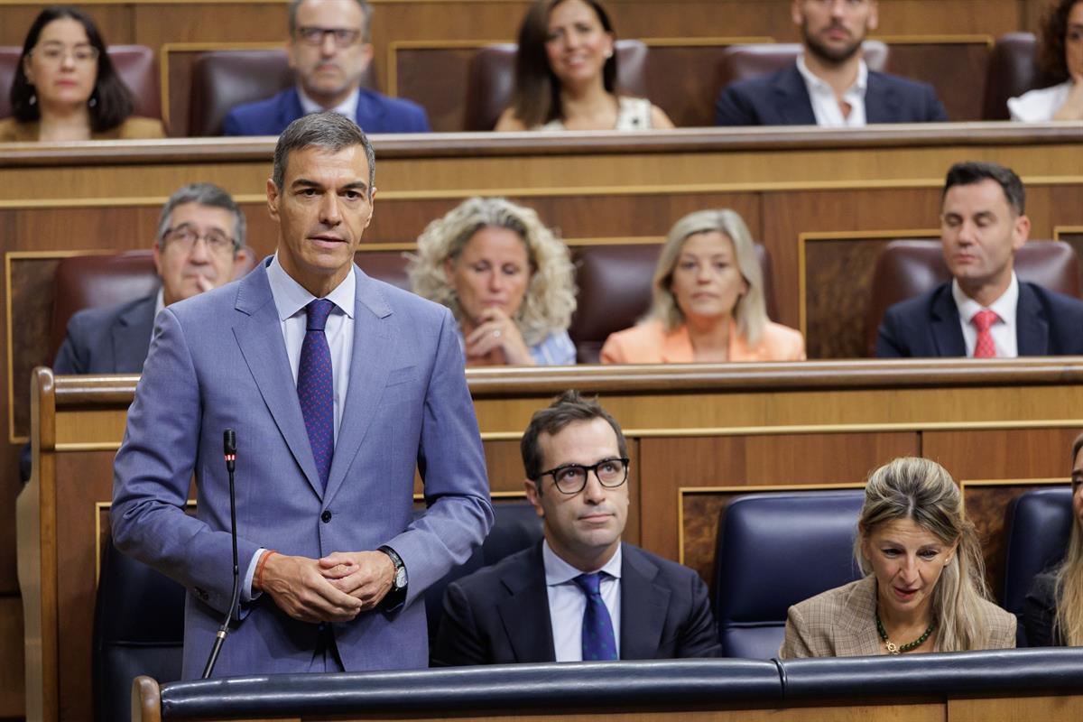El presidente del Gobierno, durante la sesión de control en el Congreso de los Diputados