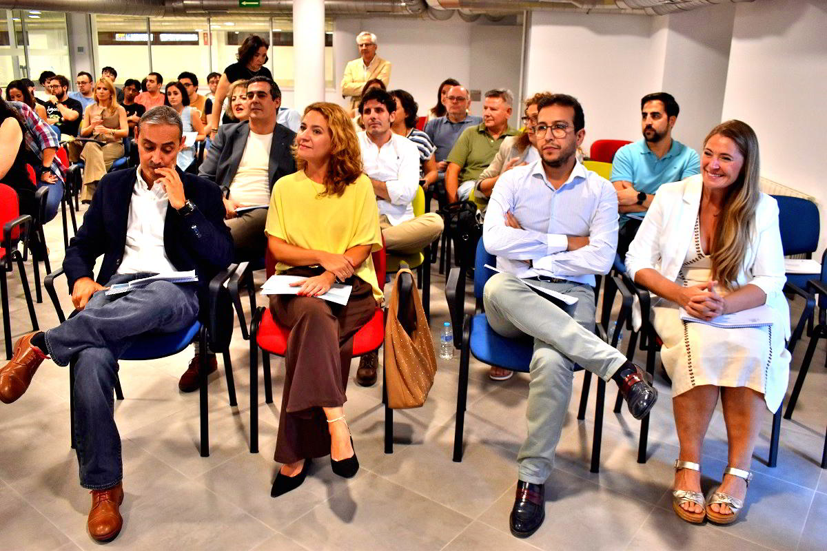 El alcalde apuesta por el CIFP Virgen de Gracia como impulsor del talento futuro en Puertollano 8 El alcalde apuesta por el CIFP Virgen de Gracia como impulsor del talento futuro en Puertollano 8