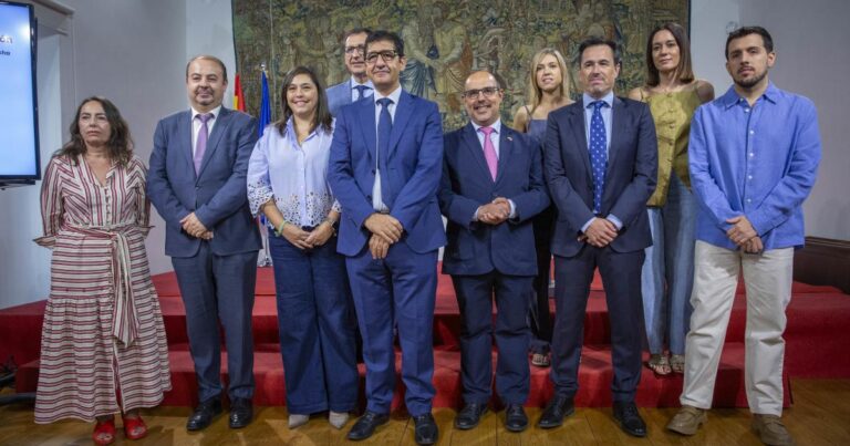 Presentación del programa 50 años juntos por el 50 aniversario de la Transición en el Palacio de Fuensalida