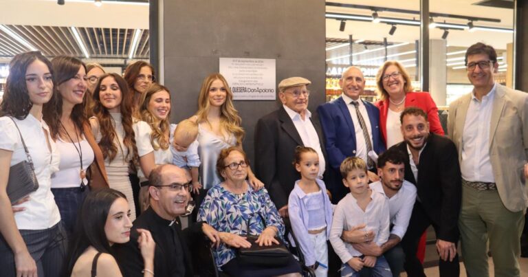El vicepresidente segundo del Gobierno de Castilla-La Mancha, José Manuel Caballero, durante la apertura del espacio Alma Quesera en Ciudad Real