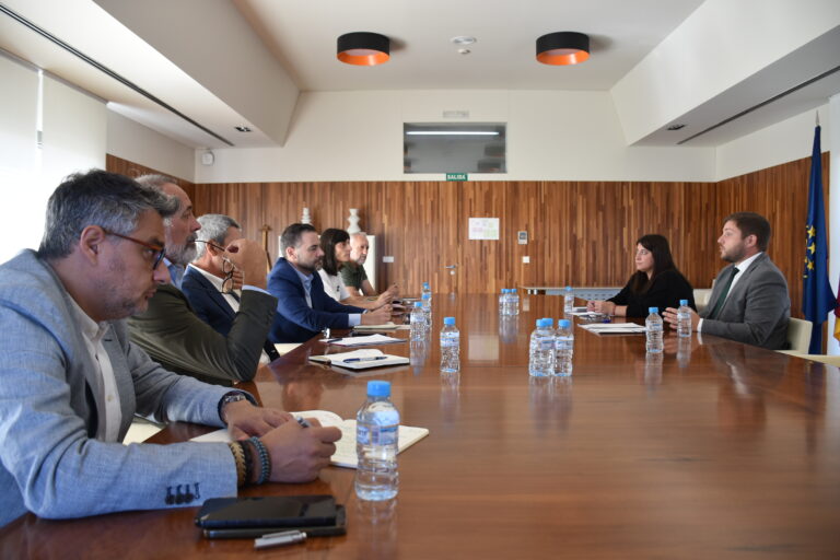 Reunión con FERECO sobre la reforma de vivienda y urbanismo