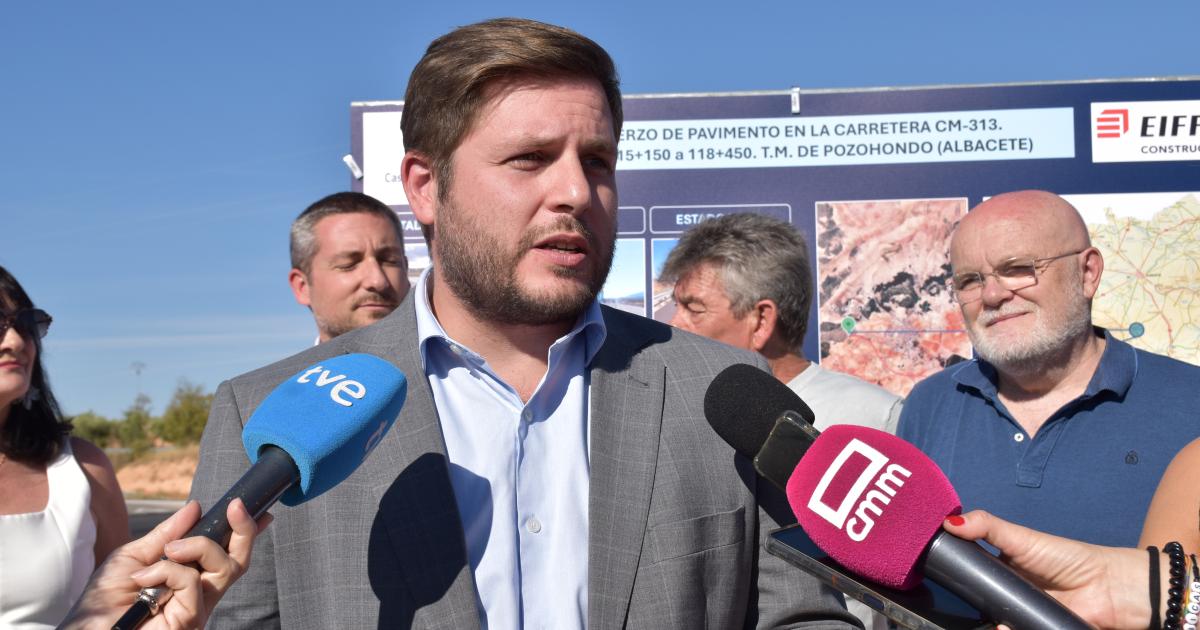 El consejero de Fomento, Nacho Hernando, durante su comparecencia sobre la ley de vivienda y urbanismo de Castilla-La Mancha