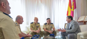 El Presidente de la Diputación de Ciudad Real da la bienvenida al Teniente Coronel Óscar Carias, Nuevo Jefe del BHELA I