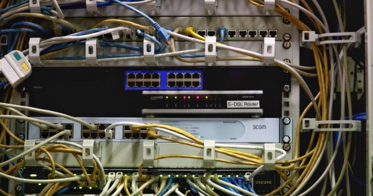 Castilla-La Mancha y AWS forman a docentes de FP en inteligencia artificial y computación en la nube