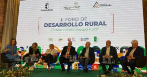 El consejero de Agricultura, Julián Martínez Lizán, interviene en el II Foro de Desarrollo Rural celebrado en Sigüenza