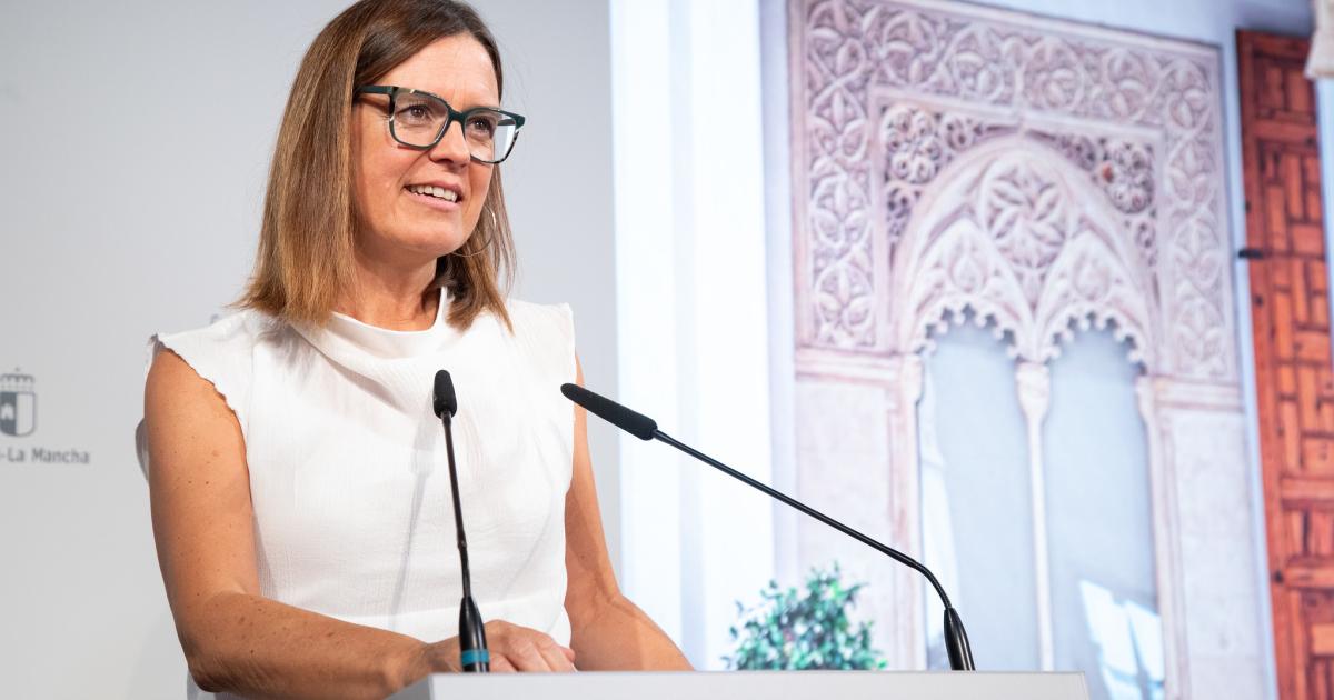 La portavoz Esther Padilla en rueda de prensa sobre sanidad en el Palacio de Fuensalida