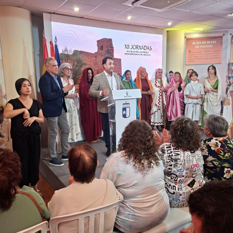 Presentación de las Jornadas Iberorromanas de Libisosa en el stand del Gobierno en la Feria de Albacete