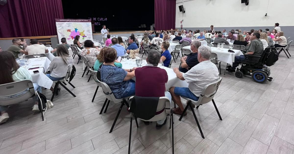 Un momento de la cata didáctica celebrada en San Pedro (Albacete)