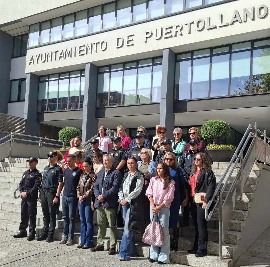 Puertollano rinde homenaje en silencio a la víctima del feminicidio de Valverde de Júcar 1