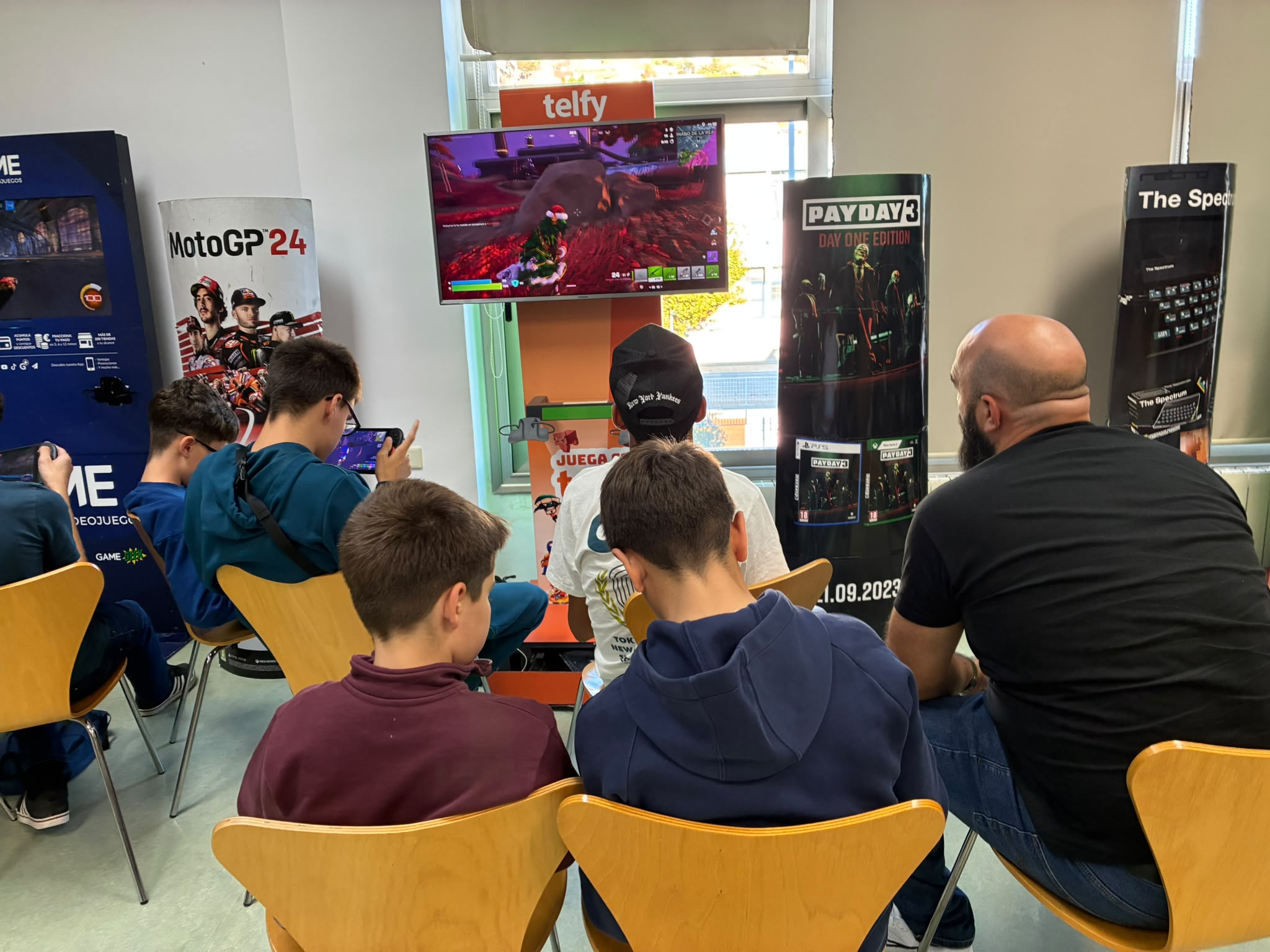 Éxito rotundo en la Game Party de Puertollano: Casi 400 jóvenes y más de 100 padres se unen a la diversión 6 Éxito rotundo en la Game Party de Puertollano: Casi 400 jóvenes y más de 100 padres se unen a la diversión 6