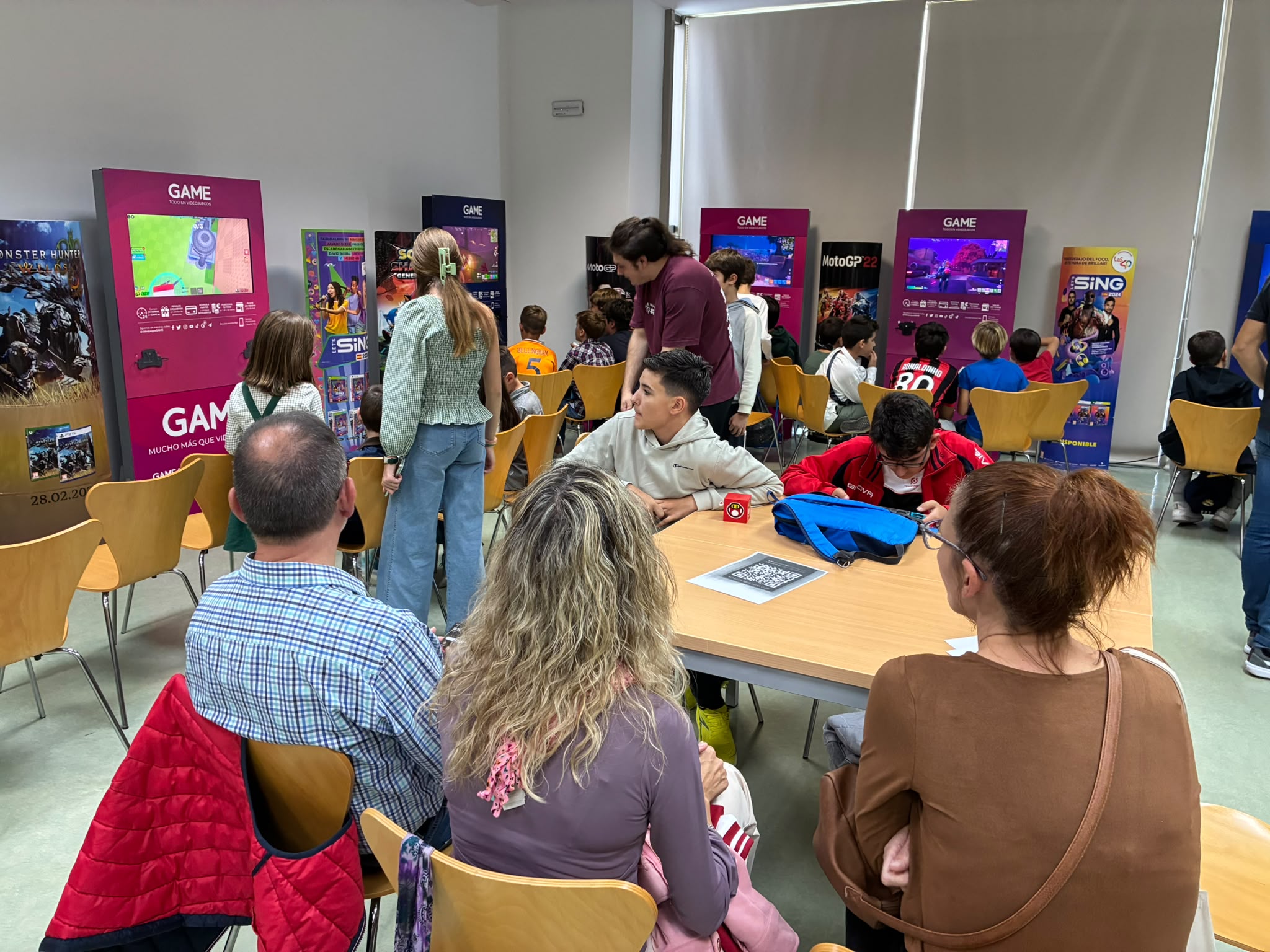 Éxito rotundo en la Game Party de Puertollano: Casi 400 jóvenes y más de 100 padres se unen a la diversión 11 Éxito rotundo en la Game Party de Puertollano: Casi 400 jóvenes y más de 100 padres se unen a la diversión 11