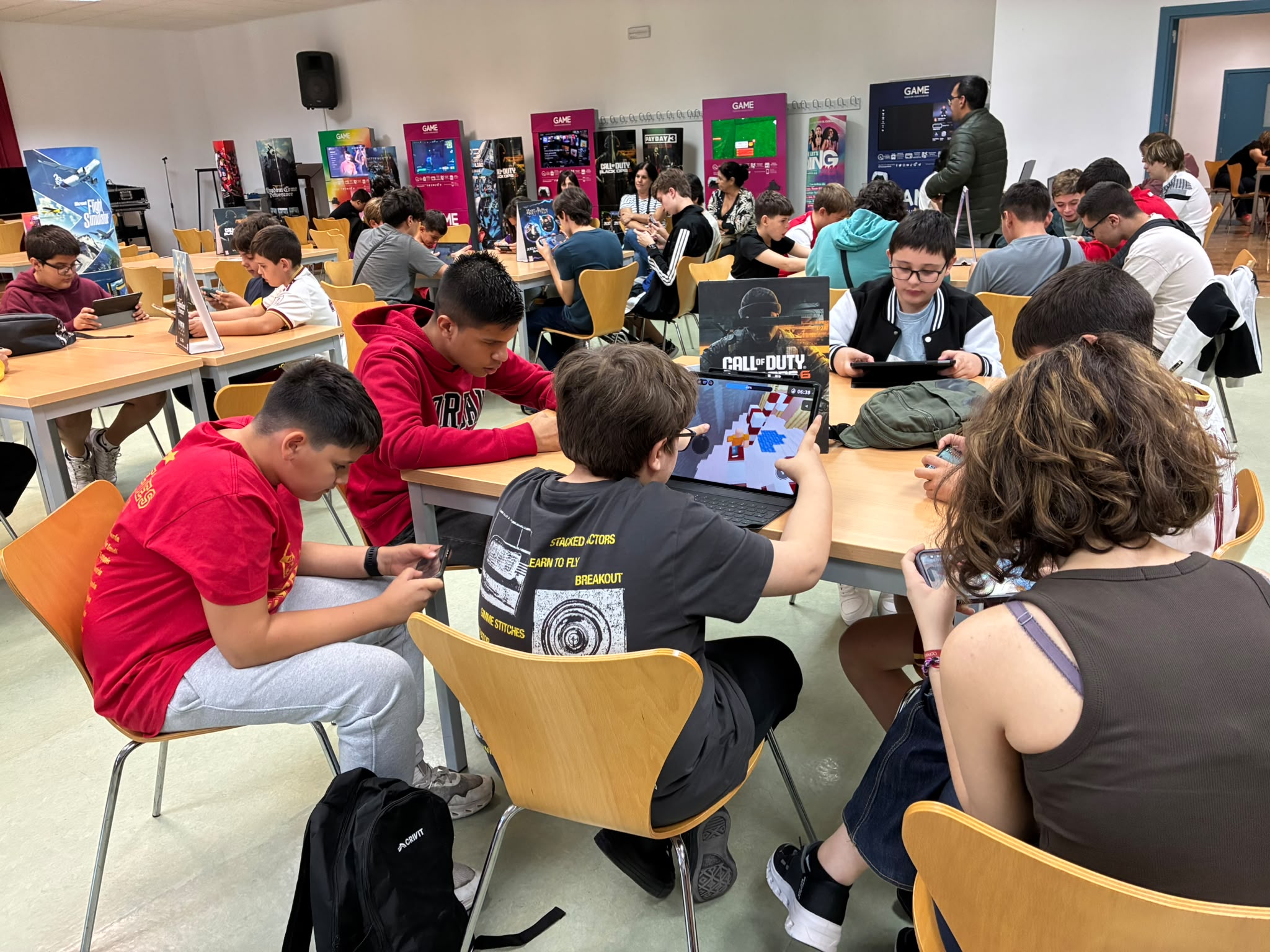 Éxito rotundo en la Game Party de Puertollano: Casi 400 jóvenes y más de 100 padres se unen a la diversión 10 Éxito rotundo en la Game Party de Puertollano: Casi 400 jóvenes y más de 100 padres se unen a la diversión 10