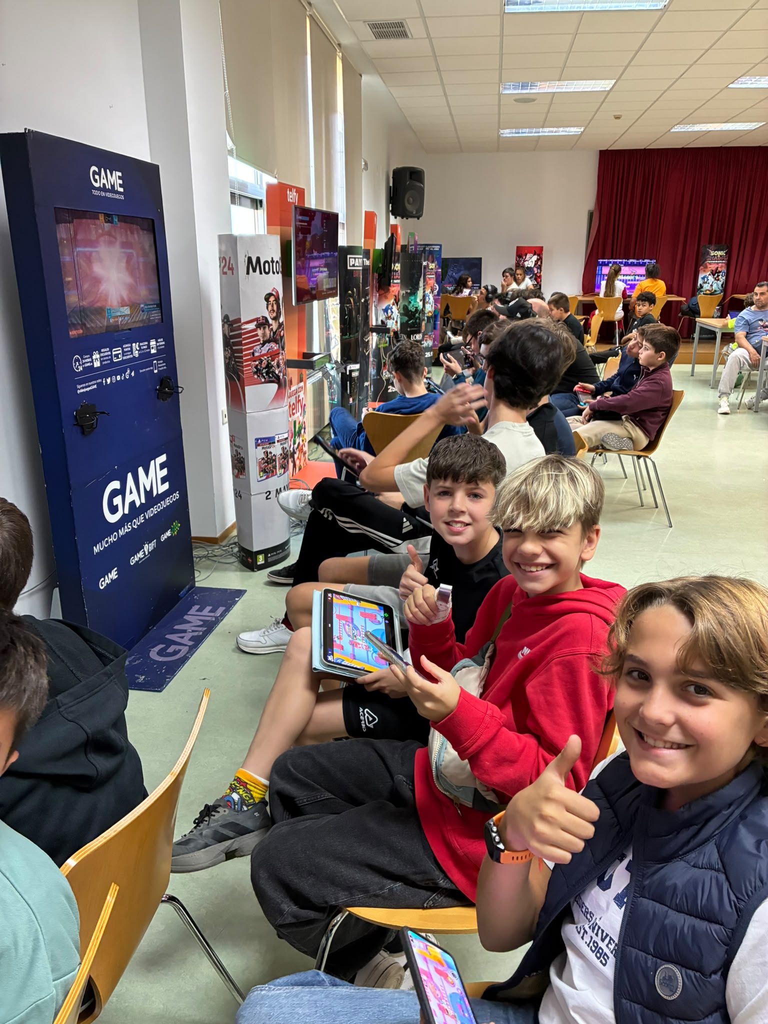 Éxito rotundo en la Game Party de Puertollano: Casi 400 jóvenes y más de 100 padres se unen a la diversión 13 Éxito rotundo en la Game Party de Puertollano: Casi 400 jóvenes y más de 100 padres se unen a la diversión 13