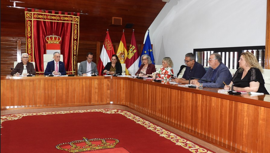 El alcalde destina 1,2 millones para climatizar los últimos nueve colegios, tras finalizar la primera fase en cinco centros 1
