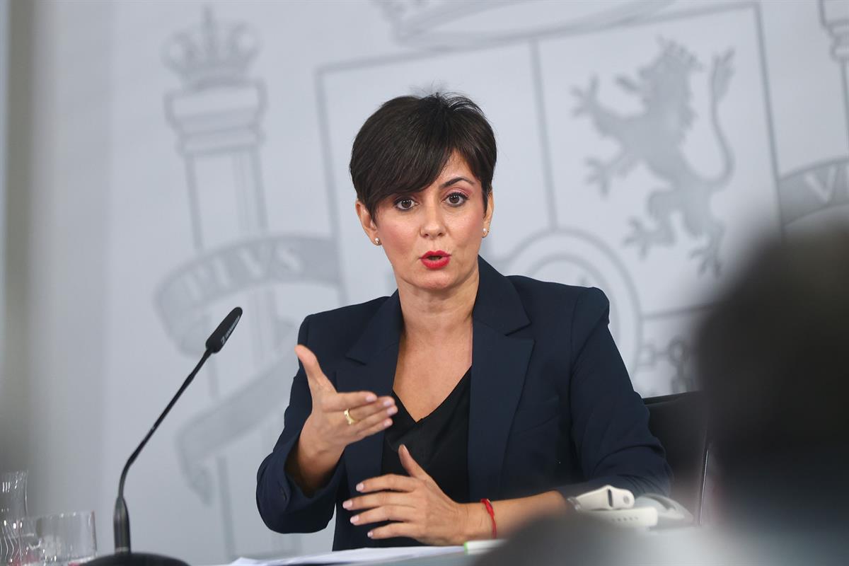 La ministra de Vivienda y Agenda Urbana, Isabel Rodríguez, durante la rueda de prensa