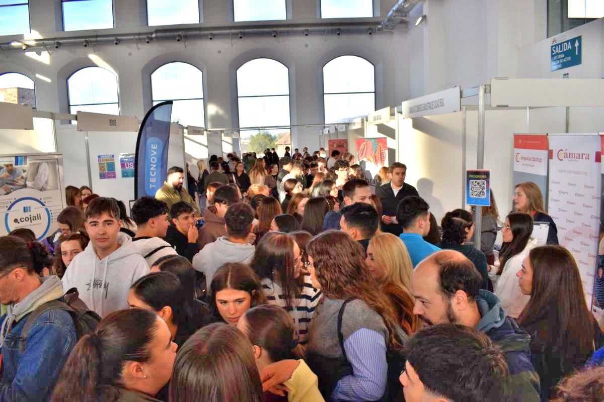 Miguel Ángel Ruiz: «No renuncies a tu futuro» en la Feria de FP Dual 4