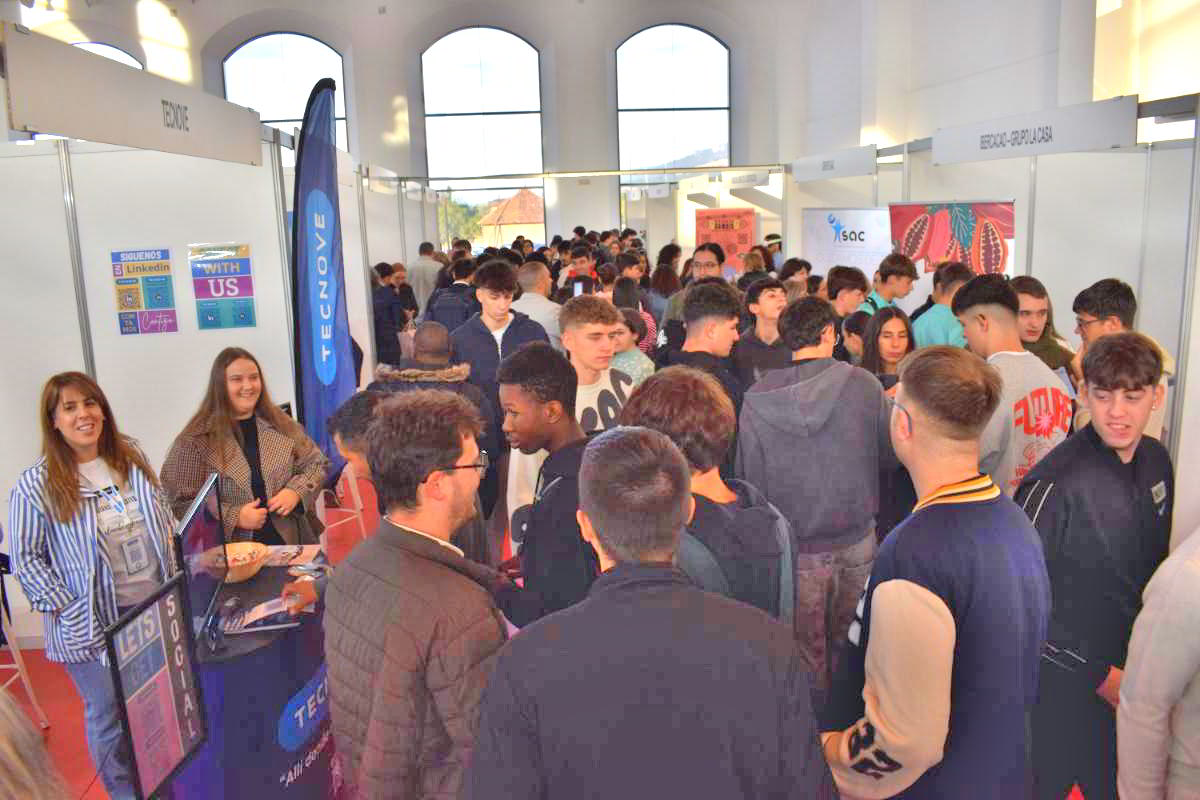 Miguel Ángel Ruiz: «No renuncies a tu futuro» en la Feria de FP Dual 12