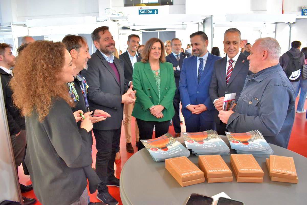 Miguel Ángel Ruiz: «No renuncies a tu futuro» en la Feria de FP Dual 10