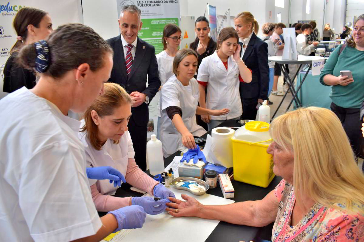 Miguel Ángel Ruiz: «No renuncies a tu futuro» en la Feria de FP Dual 17