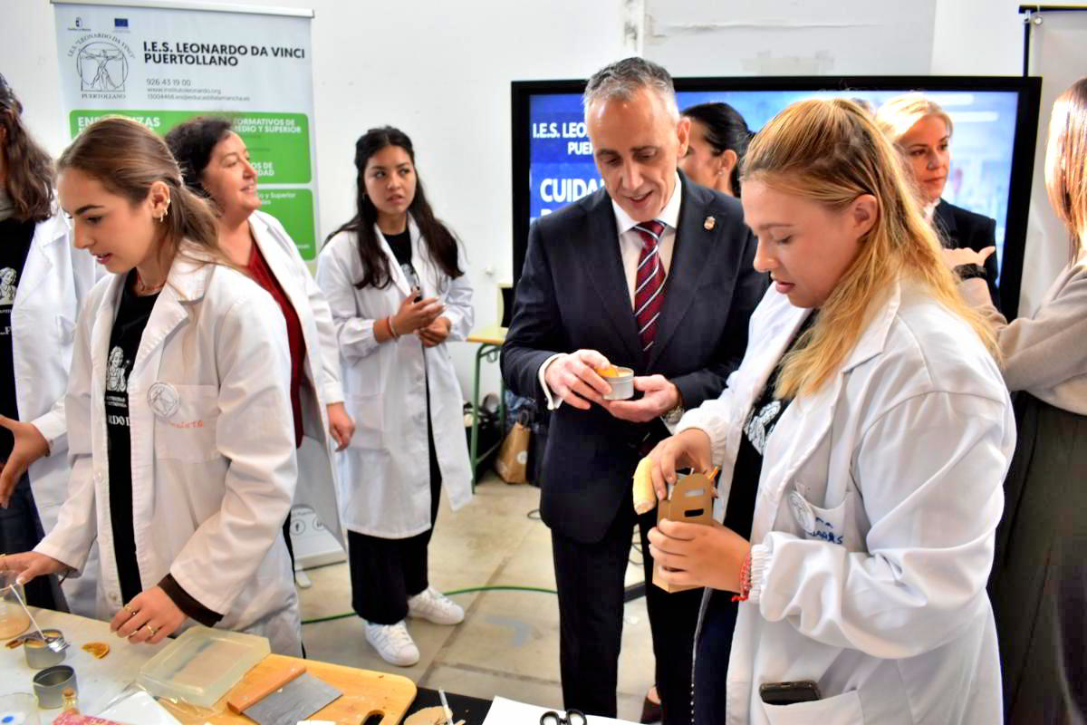 Miguel Ángel Ruiz: «No renuncies a tu futuro» en la Feria de FP Dual 28