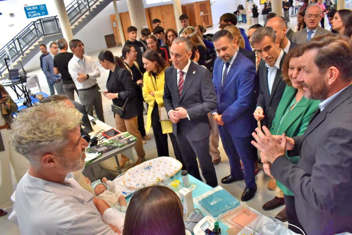 Miguel Ángel Ruiz: «No renuncies a tu futuro» en la Feria de FP Dual 35