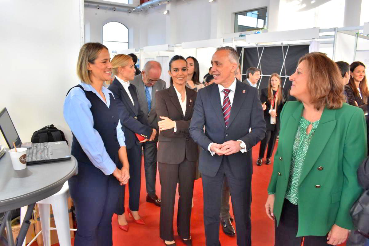 Miguel Ángel Ruiz: «No renuncies a tu futuro» en la Feria de FP Dual 36