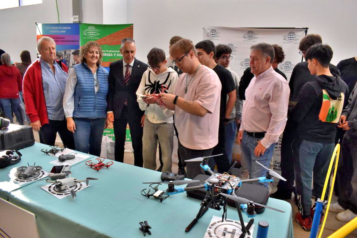 Miguel Ángel Ruiz: «No renuncies a tu futuro» en la Feria de FP Dual 50