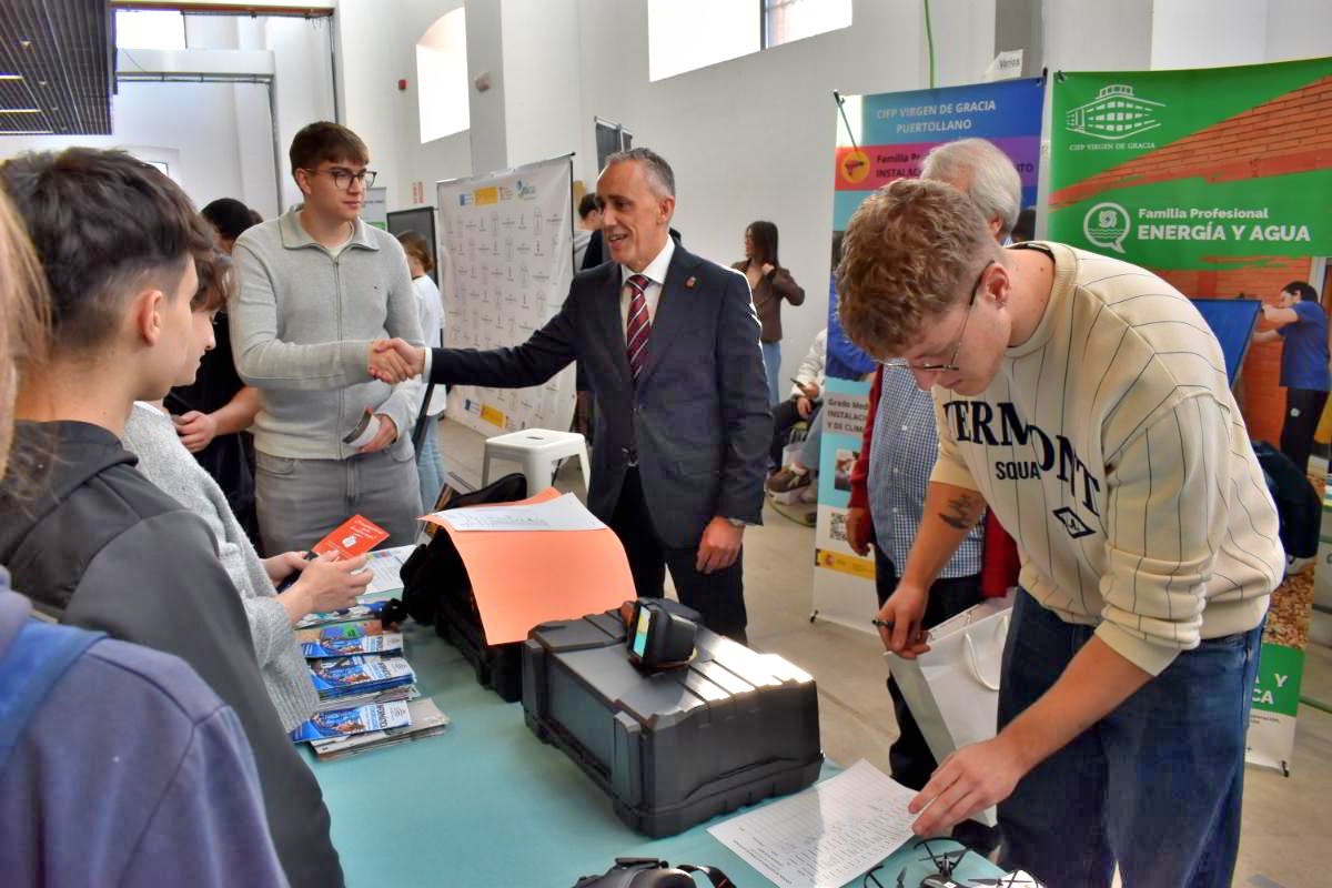 Miguel Ángel Ruiz: «No renuncies a tu futuro» en la Feria de FP Dual 51