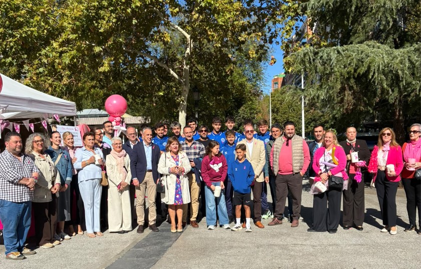 El Ayuntamiento de Puertollano dona 2.000 euros a la Asociación Santa Águeda en apoyo a la investigación del cáncer 3
