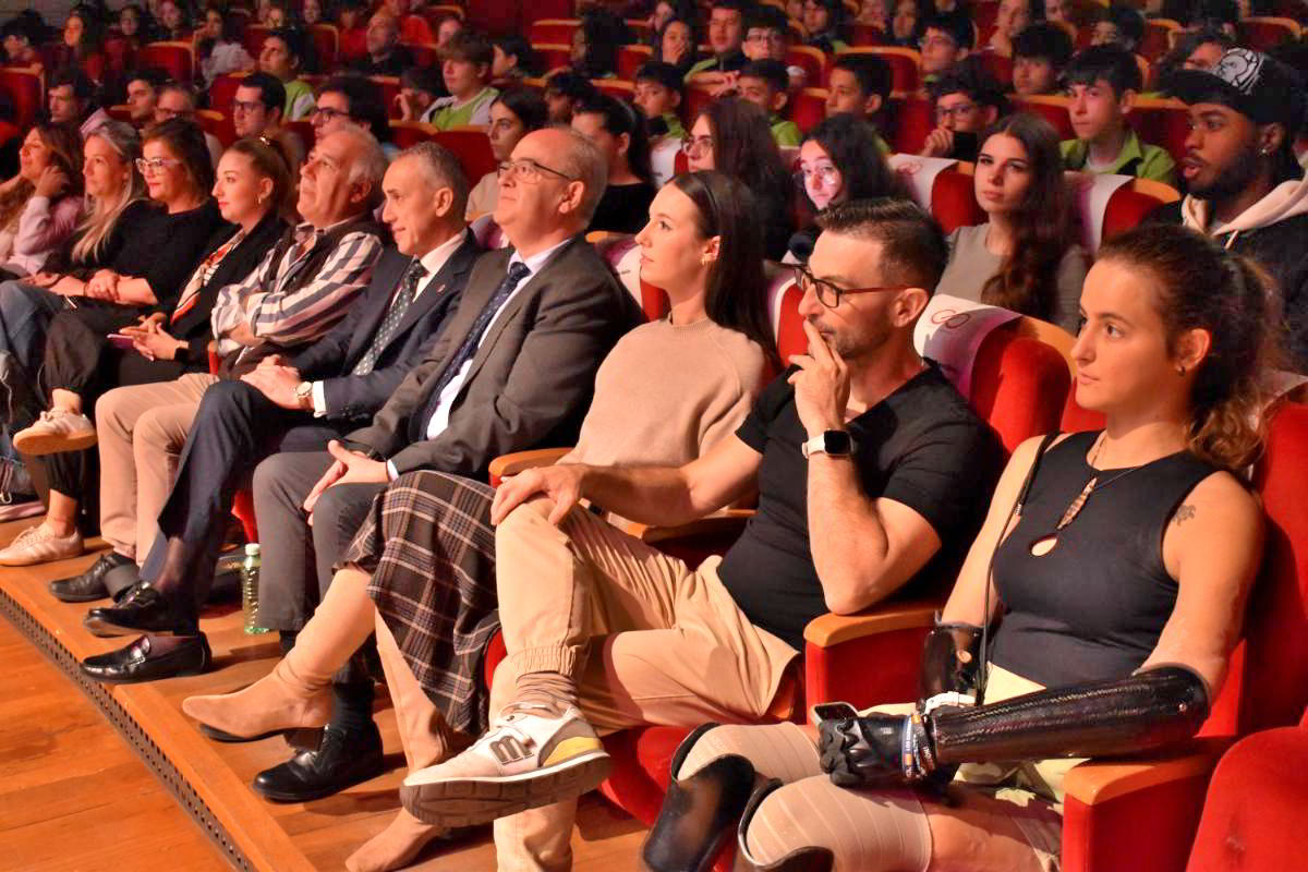 Ochocientos Estudiantes Se Unen en Jornadas Educativas para Forjar un Futuro Basado en Valores 3
