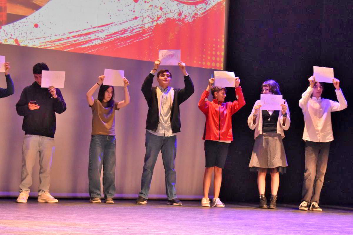 Ochocientos Estudiantes Se Unen en Jornadas Educativas para Forjar un Futuro Basado en Valores 12
