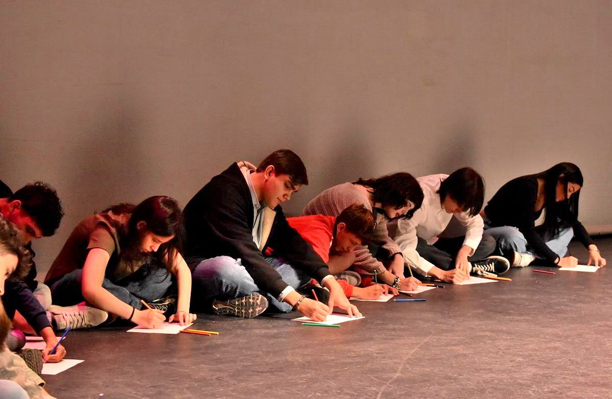 Ochocientos Estudiantes Se Unen en Jornadas Educativas para Forjar un Futuro Basado en Valores 18