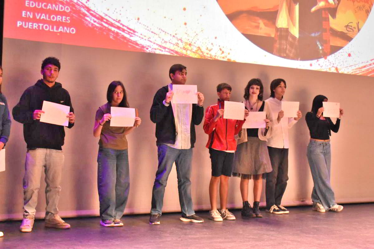 Ochocientos Estudiantes Se Unen en Jornadas Educativas para Forjar un Futuro Basado en Valores 20
