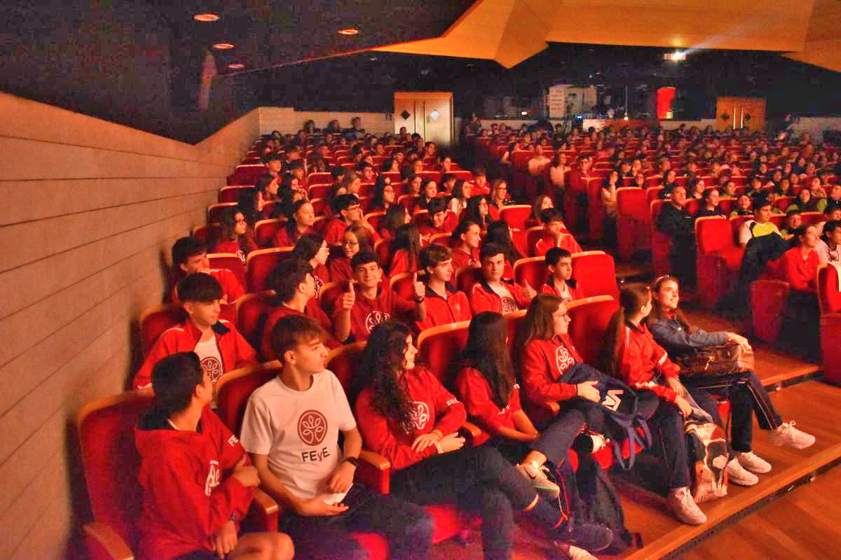 Ochocientos Estudiantes Se Unen en Jornadas Educativas para Forjar un Futuro Basado en Valores 16
