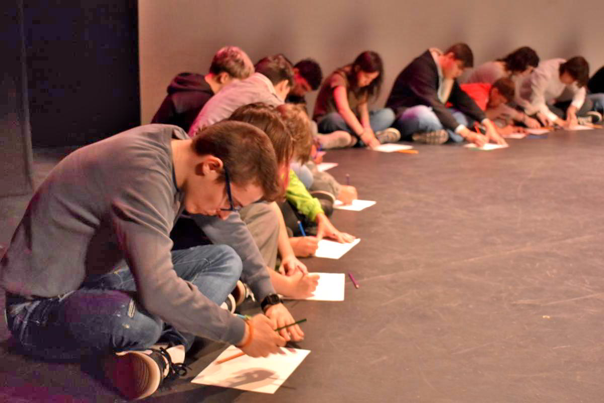 Ochocientos Estudiantes Se Unen en Jornadas Educativas para Forjar un Futuro Basado en Valores 21