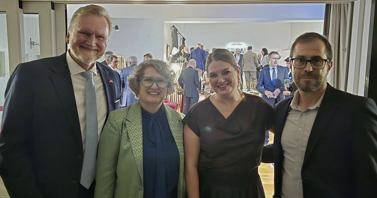 La consejera Mercedes Gómez en el encuentro con empresas noruegas sobre energías renovables e incendios forestales